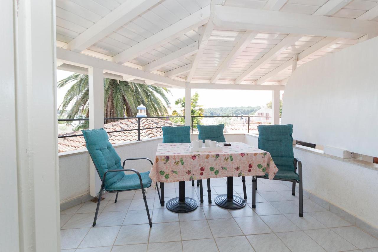 Rooms And Apartments Palma B&B Medulin Exterior photo