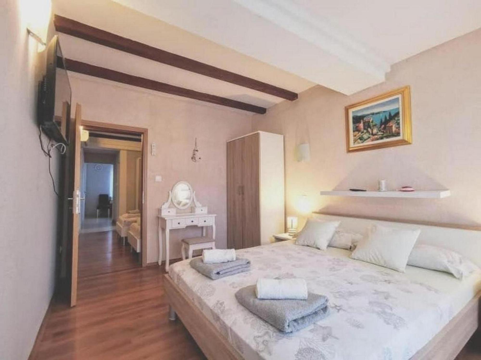 Rooms And Apartments Palma B&B Medulin Exterior photo