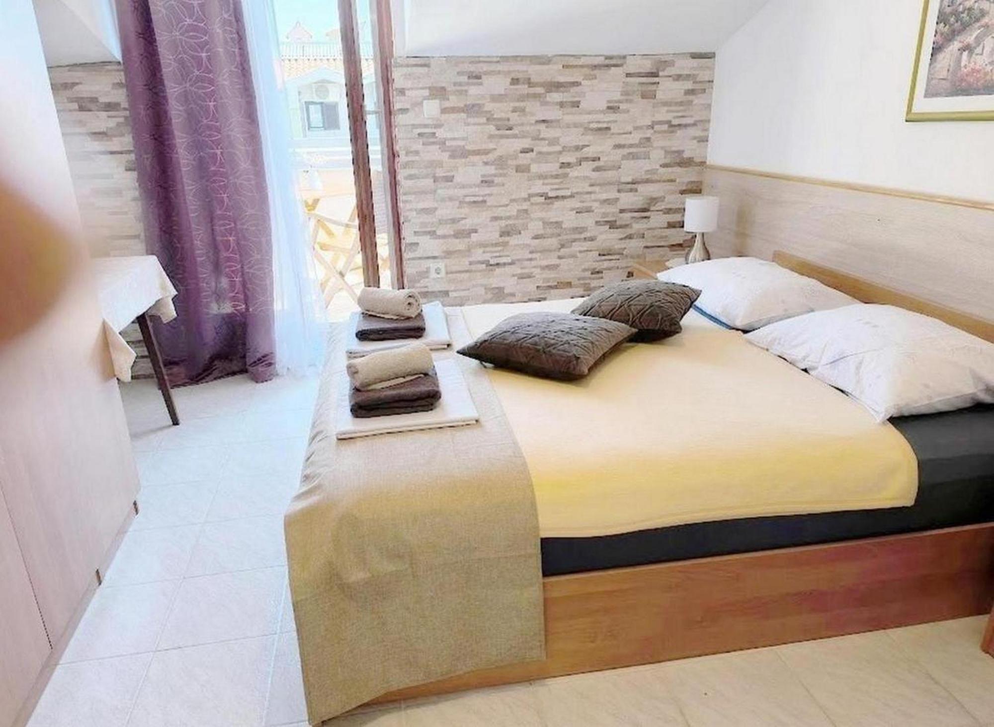 Rooms And Apartments Palma B&B Medulin Exterior photo