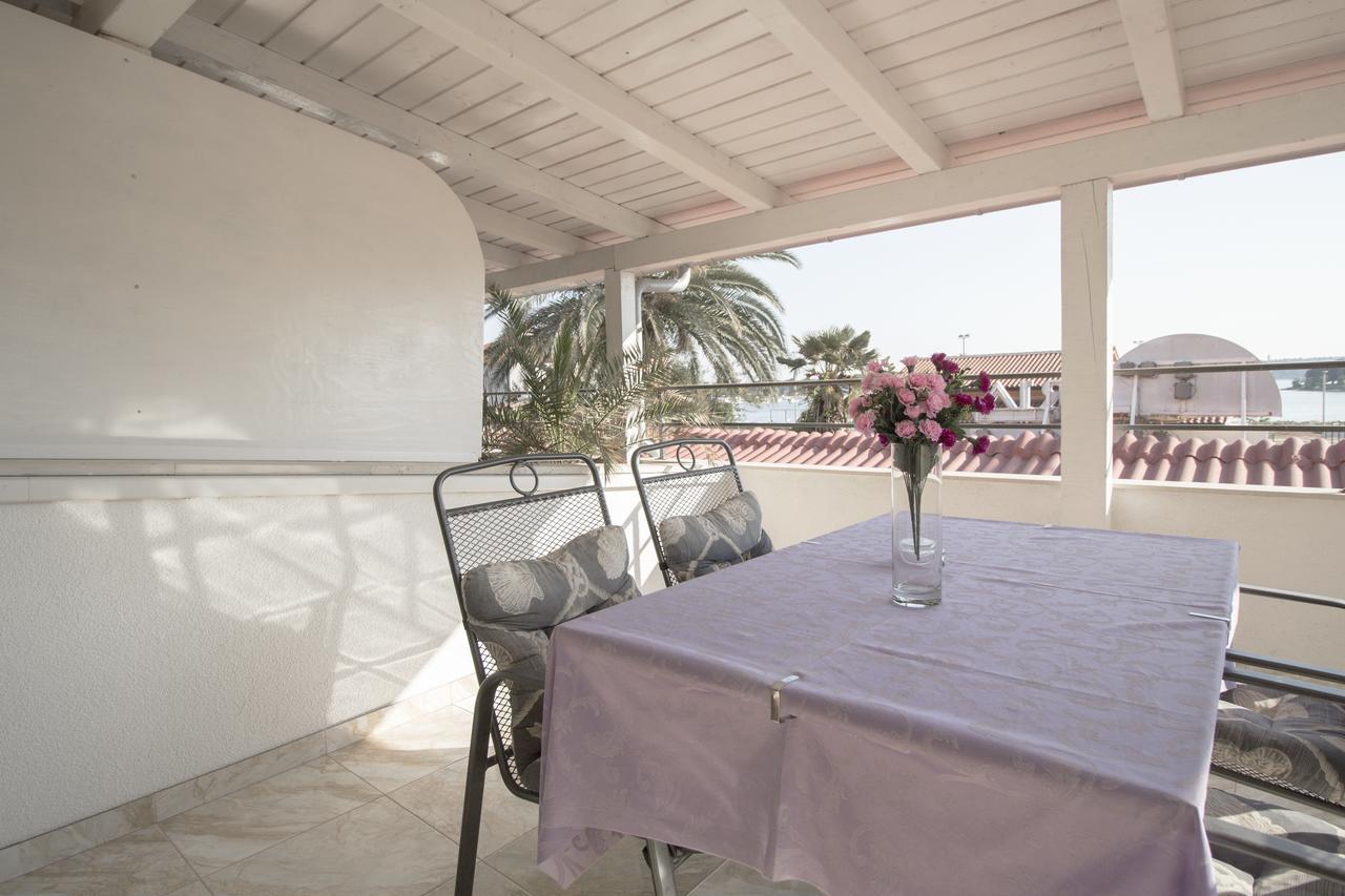 Rooms And Apartments Palma B&B Medulin Exterior photo